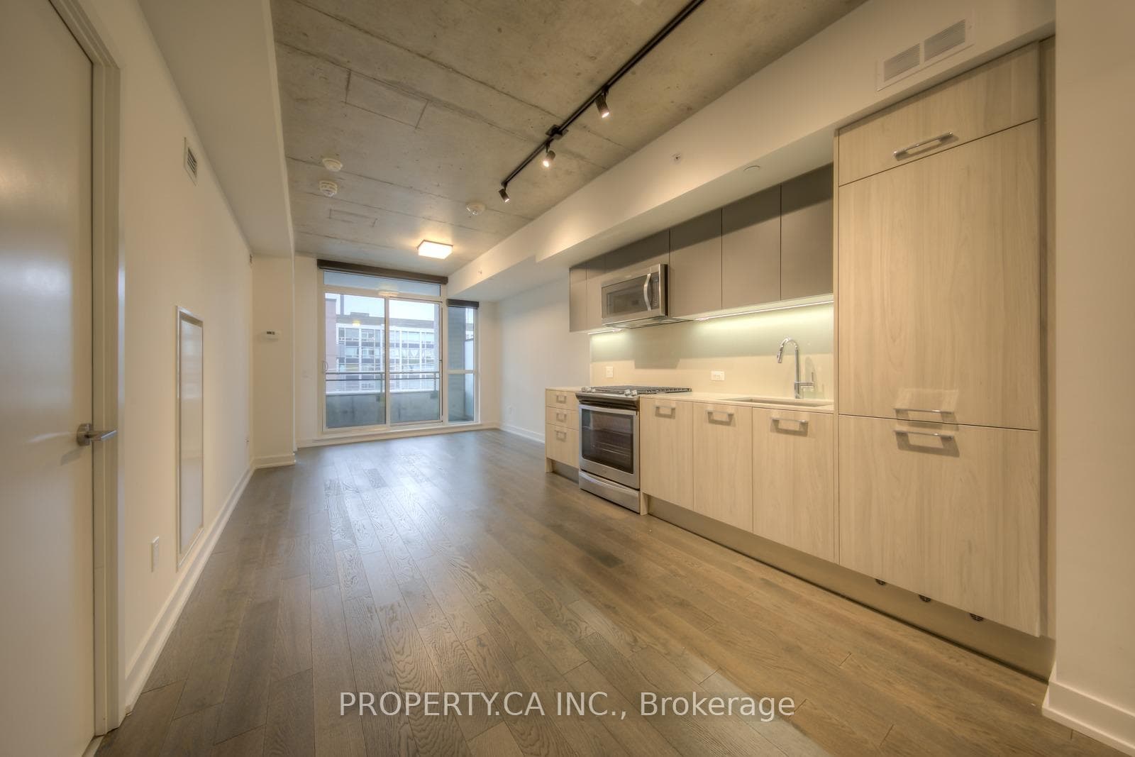 665 Kingston Road Unit 406, The Beaches / Upper Beaches, ON M4E 1R6 - Photo 1