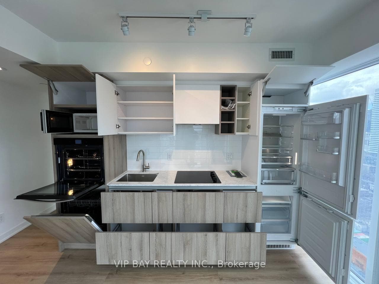 319 Jarvis Street Unit 4710, Regent Park / Cabbagetown / St. James Town, ON M5B 0C8 - Photo 1