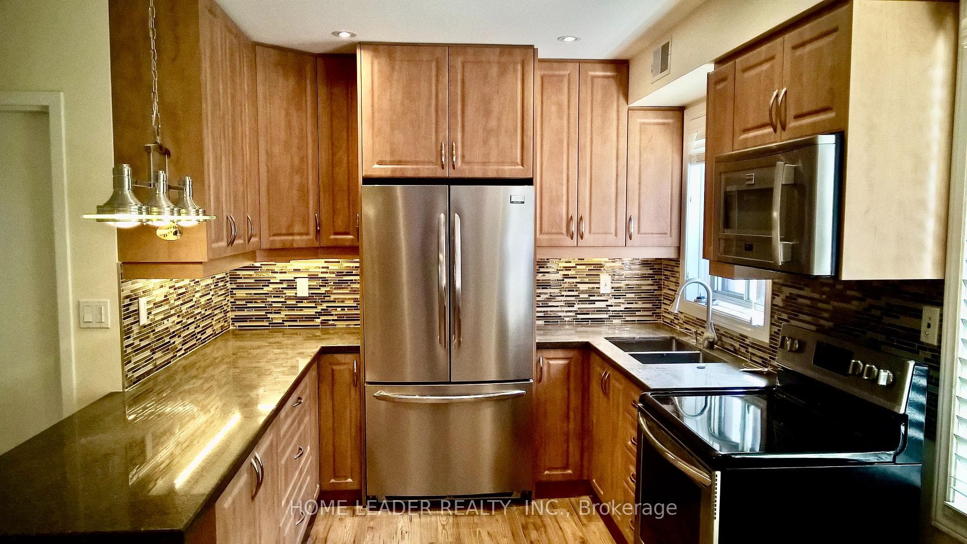 3856 Bathurst Street Unit 2, North York (Bathurst Manor / Clanton Park), ON M3H 3N3 - Photo 1