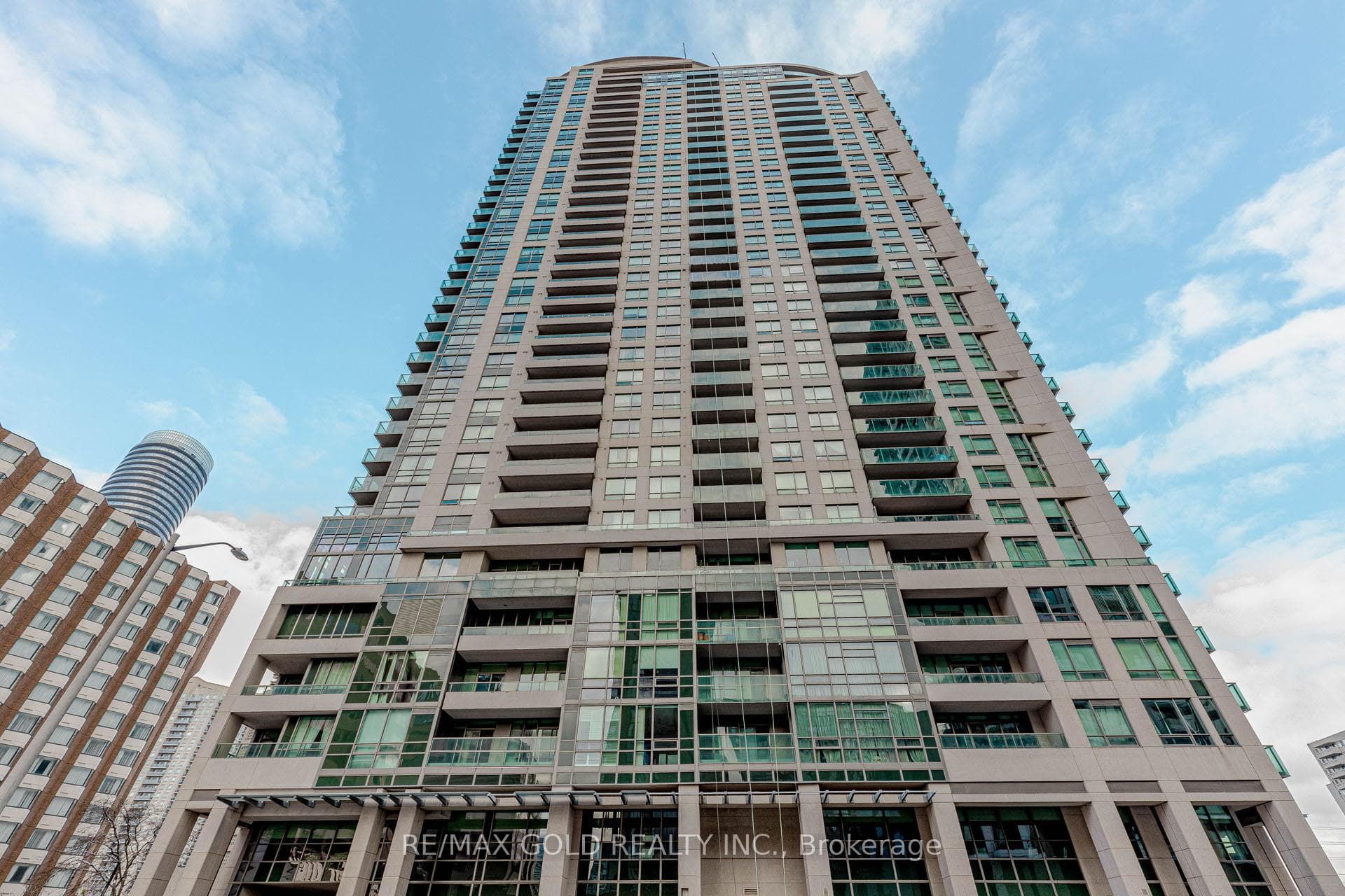 208 Enfield Place Unit 1507, Mississauga, ON L5B 0B8 - Photo 1