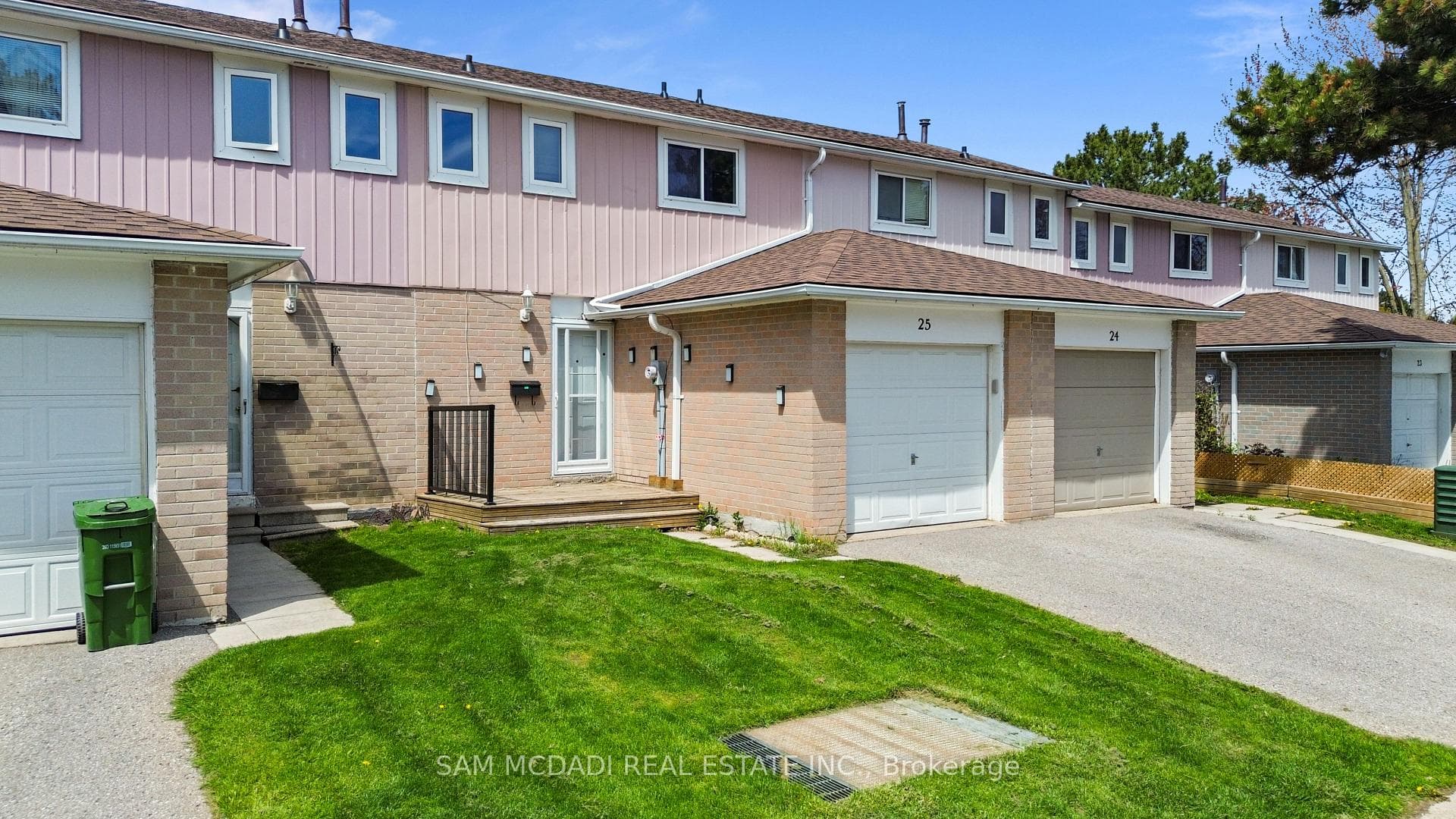 250 Orton Pk Road Unit 25, Toronto E09