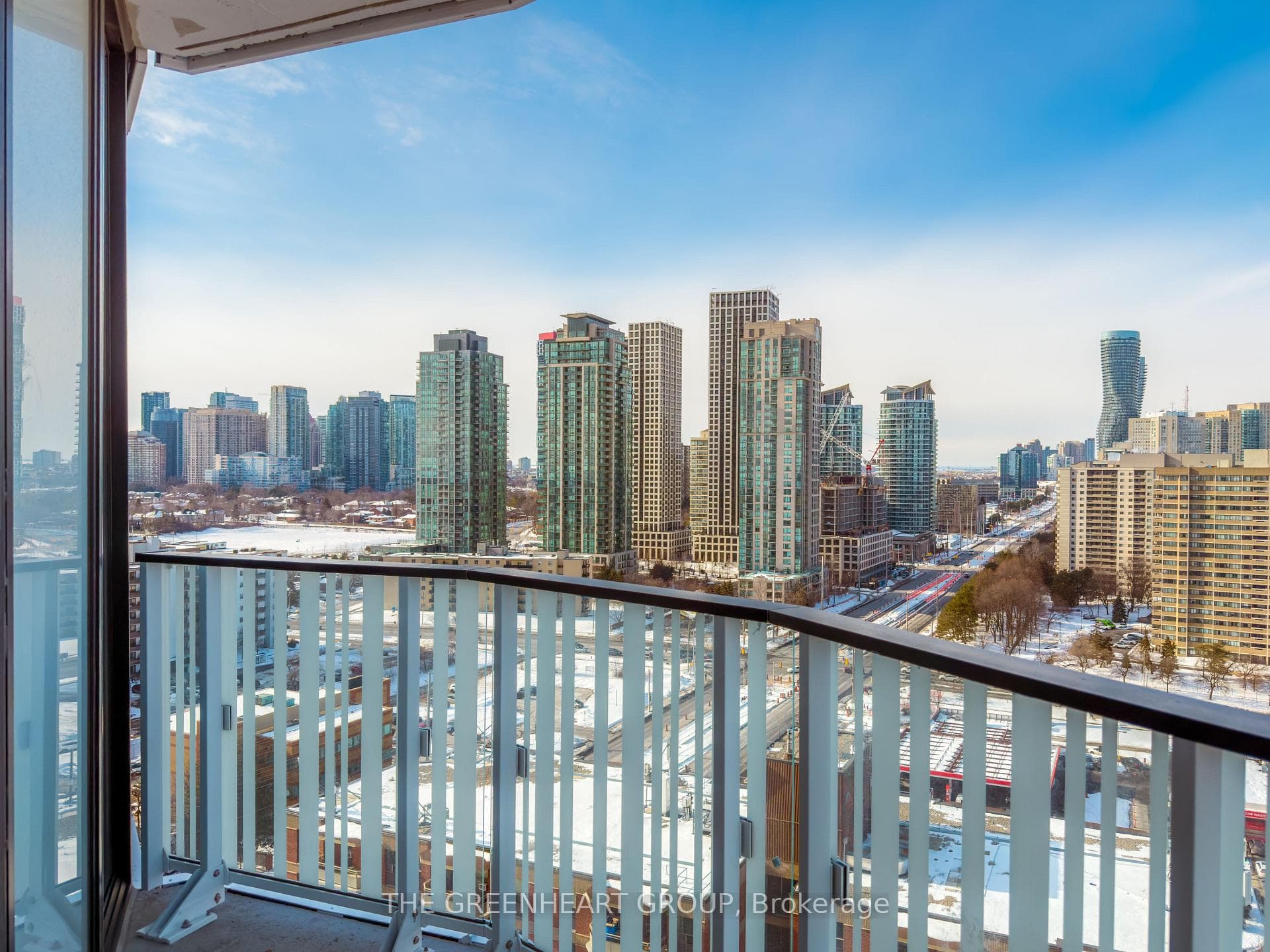 1 Fairview Road Unit 1704, Mississauga, ON L5A 0B4 - Photo 1