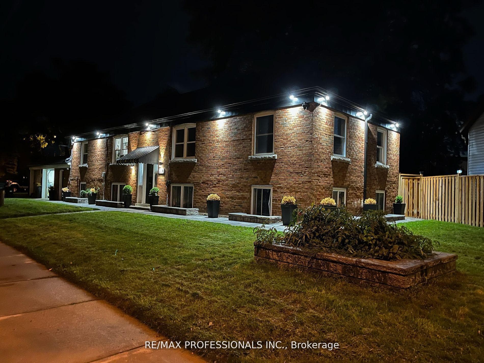 284 Gledhill Avenue Unit 4, Danforth / East York, ON M4C 4L1 - Photo 1