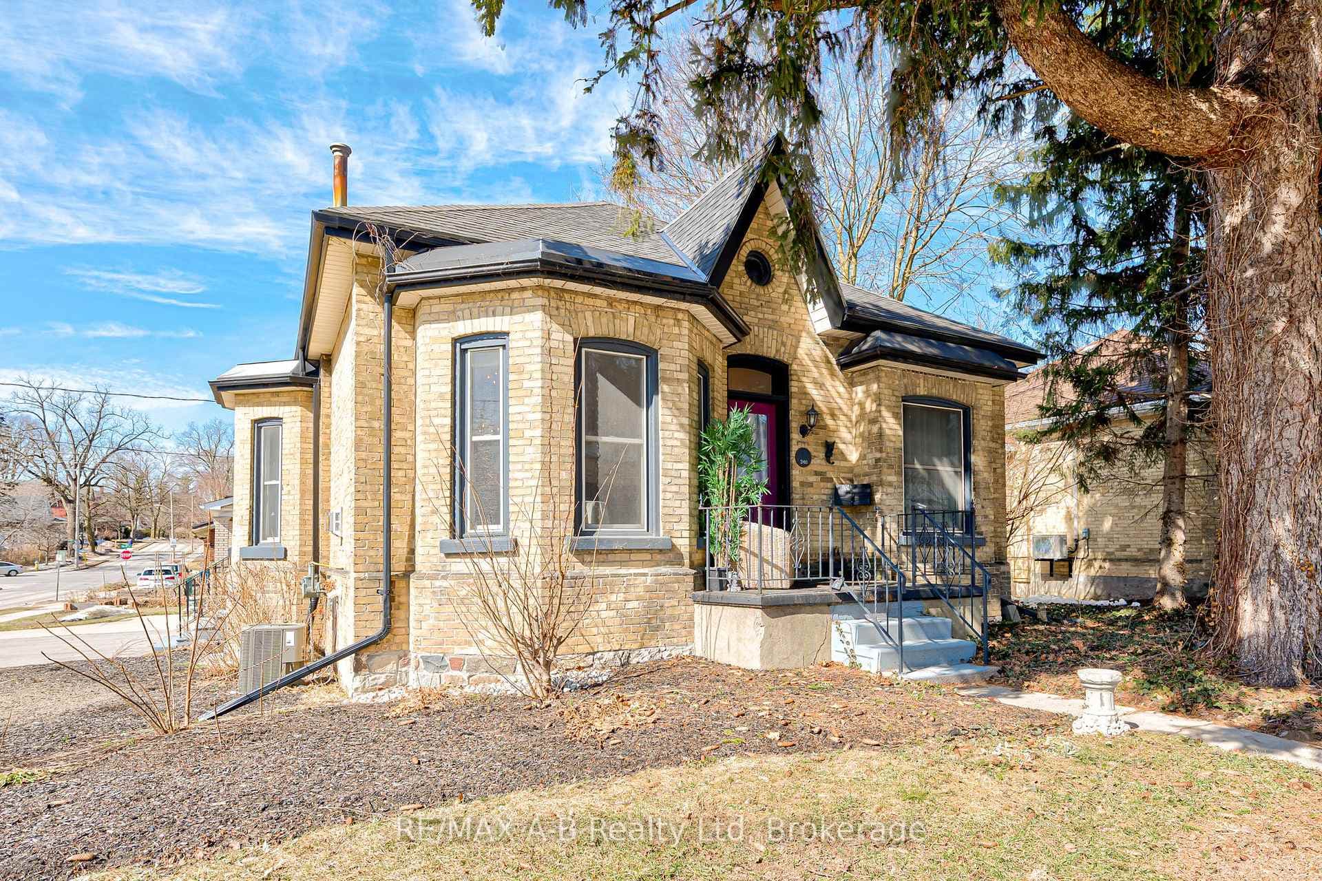 246 Wellington Street, Stratford