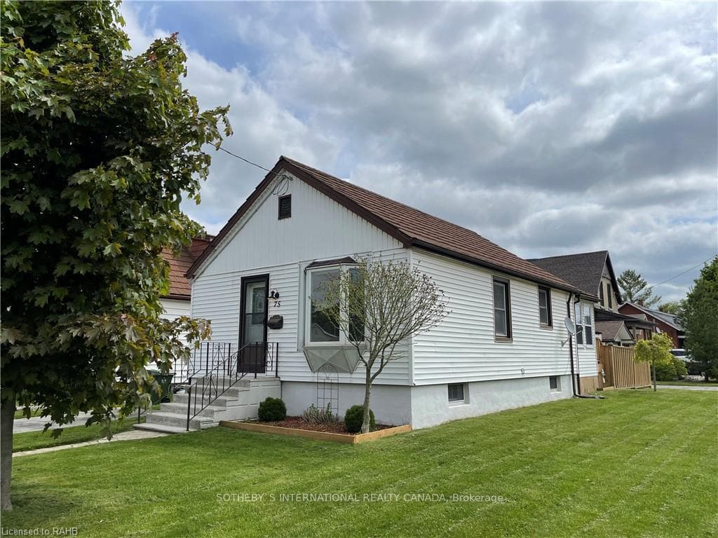 75 Woodworth Avenue, St. Thomas