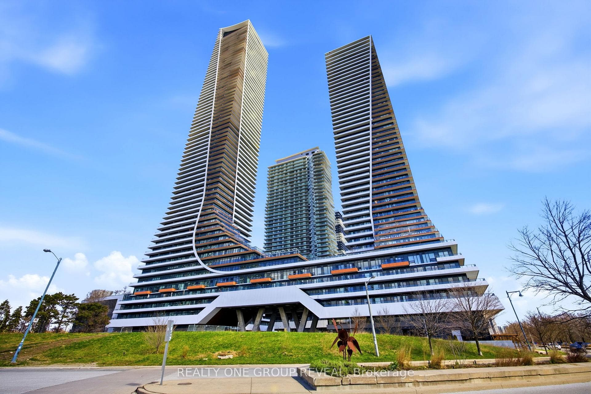 30 Shore Breeze Drive Unit 3214, Liberty Village / Parkdale / South Parkdale, ON M8V 0J1 - Photo 1