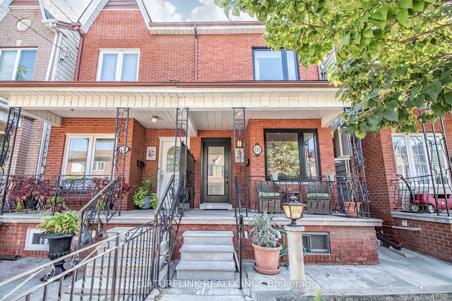 121 Montrose Avenue Unit Upper, Downtown Toronto / Waterfront, ON M6J 2T6 - Photo 1