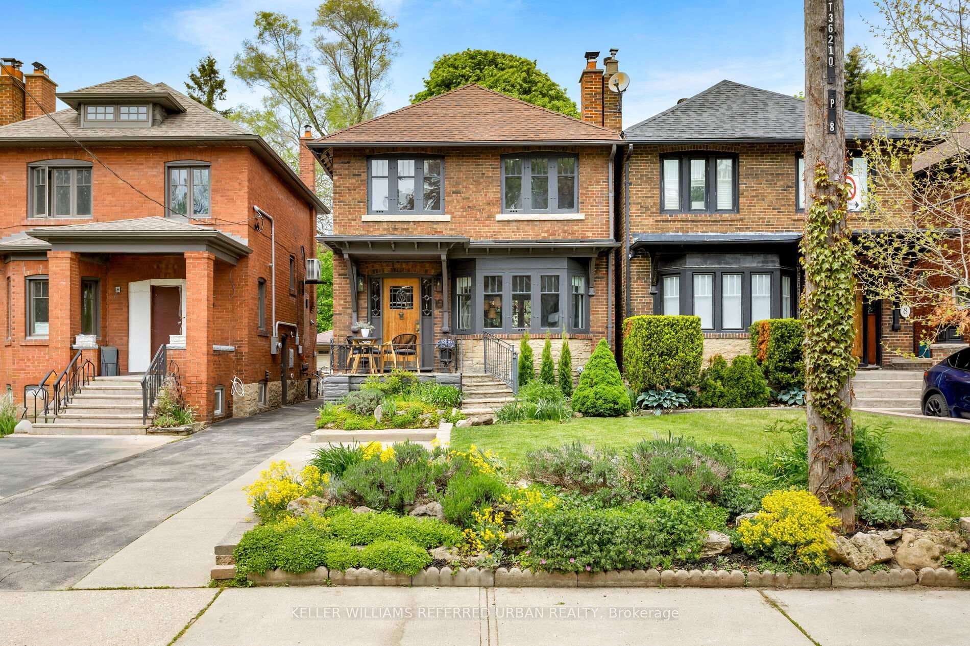 10 Valleyview Gardens, Bloor West Village / Swansea, ON M6S 2B6 - Photo 1