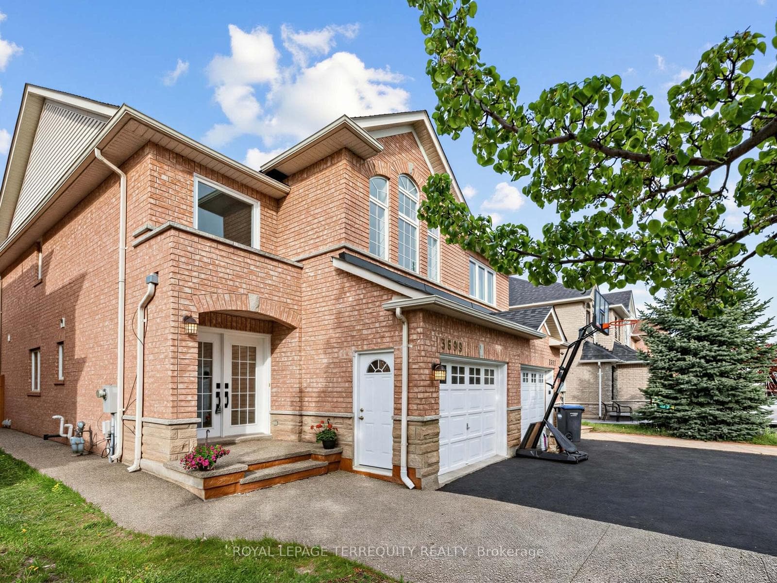 3699 Golden Locust Drive, Mississauga