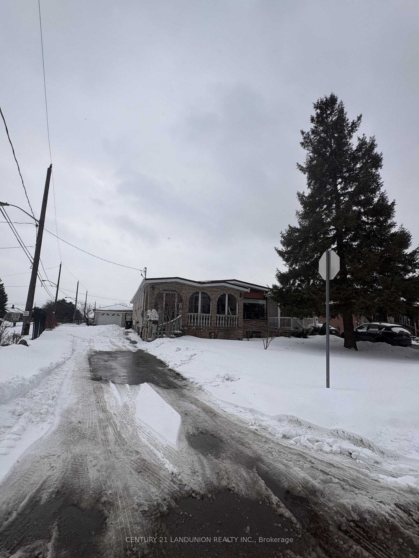 1 Brady Crescent, Downsview / Black Creek, ON M3L 2B6 - Photo 1