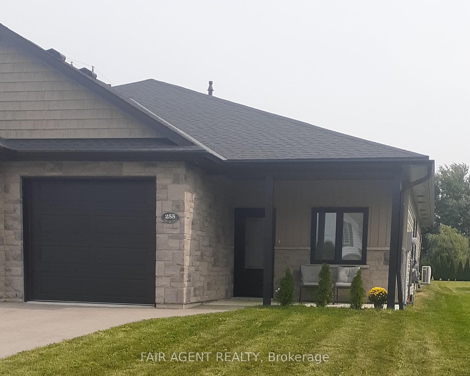 255 Albert Street Unit 2, Huron East, ON N0G 1H0 - Photo 1