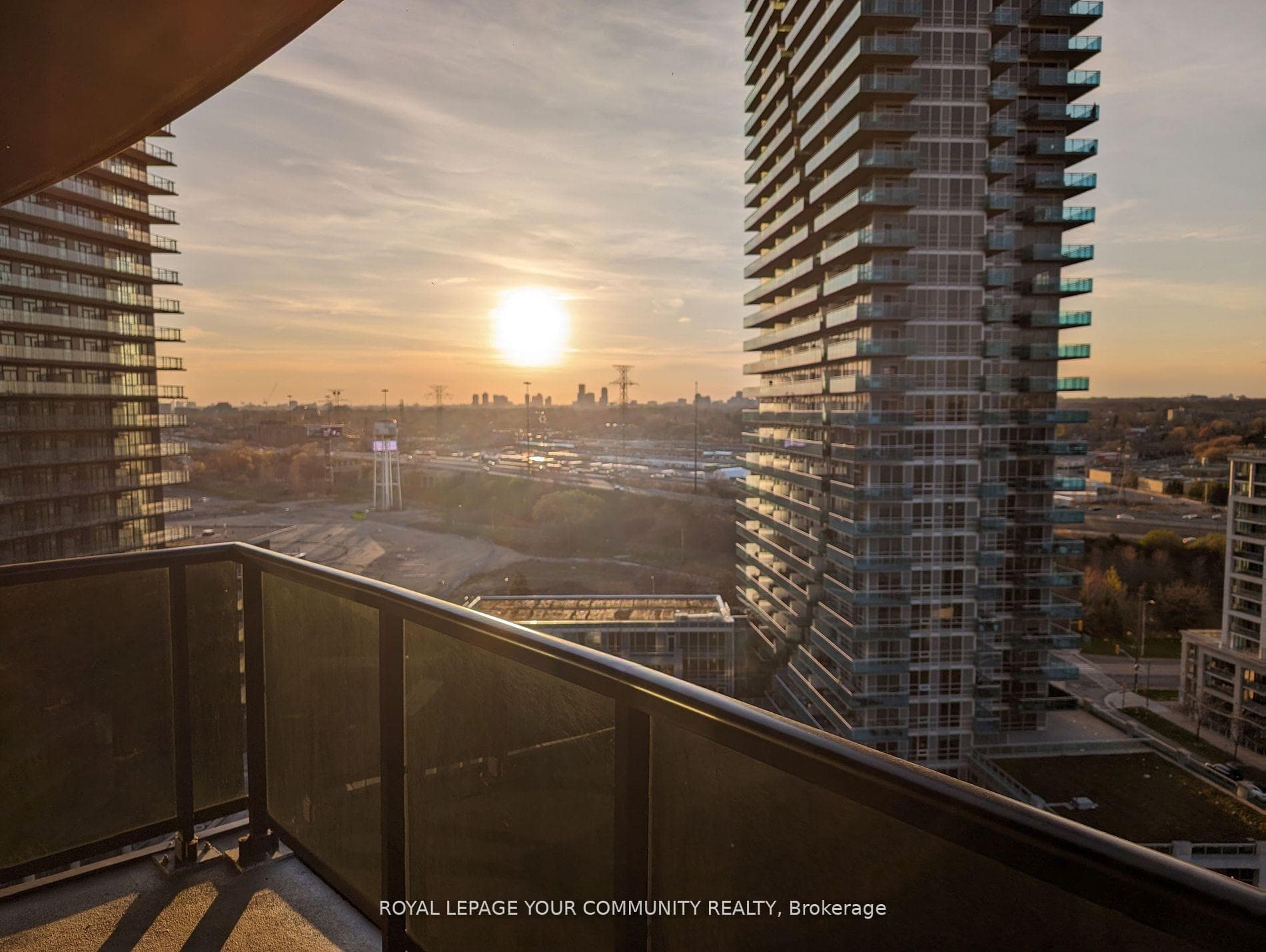 80 Marine Parade Drive Unit 1509, Liberty Village / Parkdale / South Parkdale, ON M8V 0A3 - Photo 1