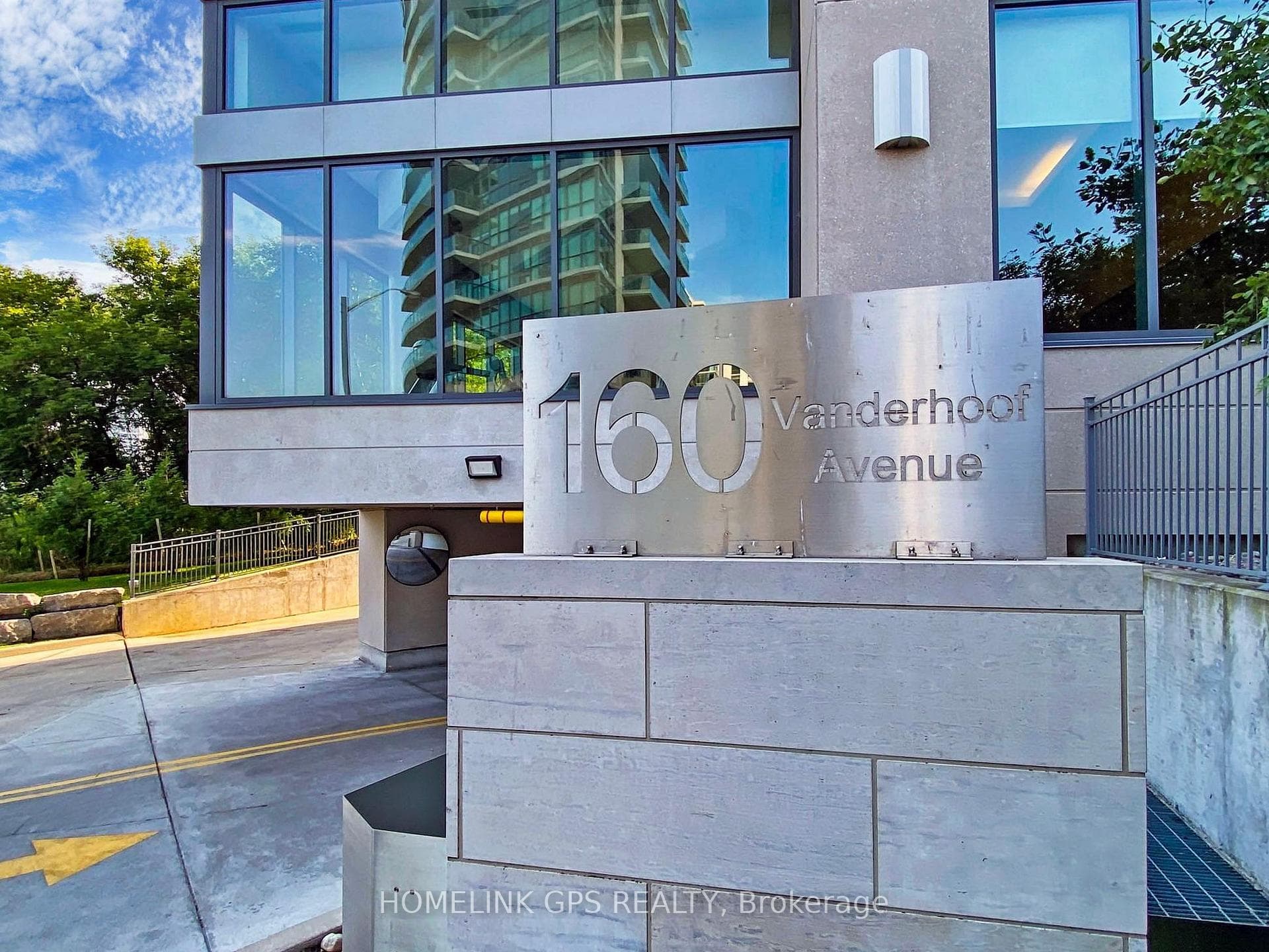 160 Vanderhoof Avenue Unit 1505, Flemingdon Park / Don Mills, ON M4G 0B7 - Photo 1