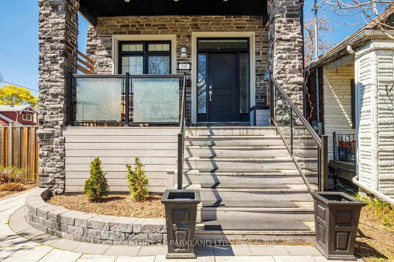 118 Glebemount Avenue, Toronto E03