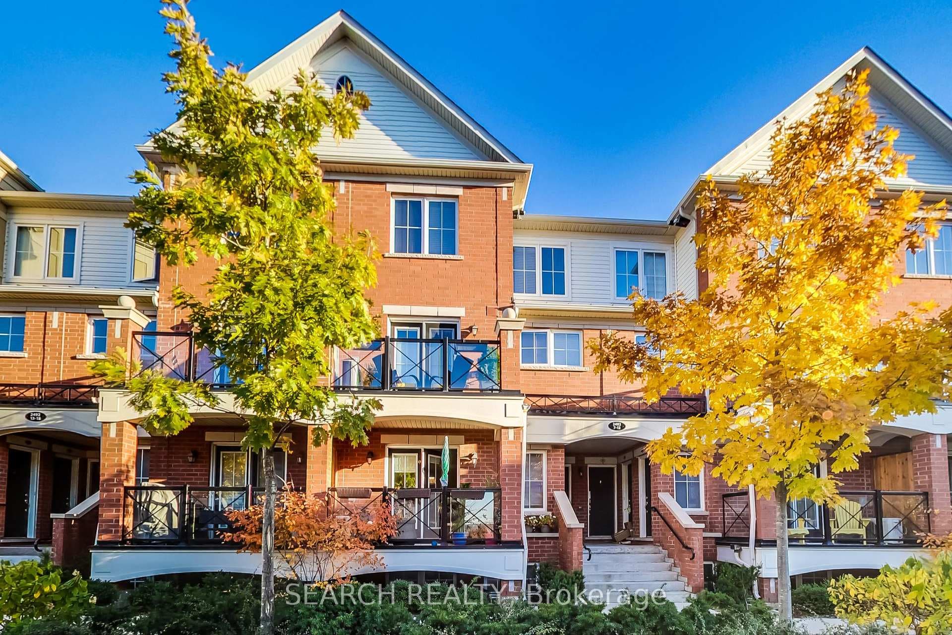 2492 Post Road Unit 11, Oakville