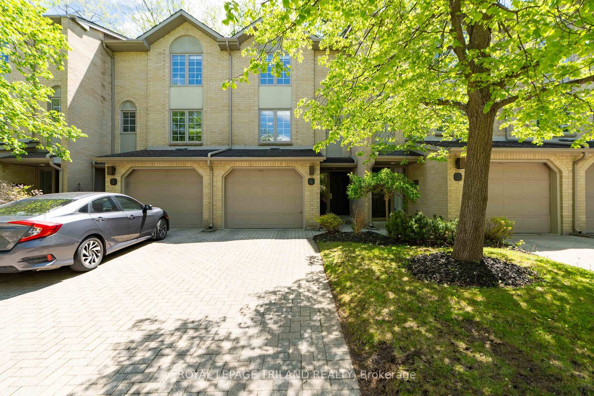 1399 Commissioners Road Unit 4, London South, ON N6K 4G9 - Photo 1