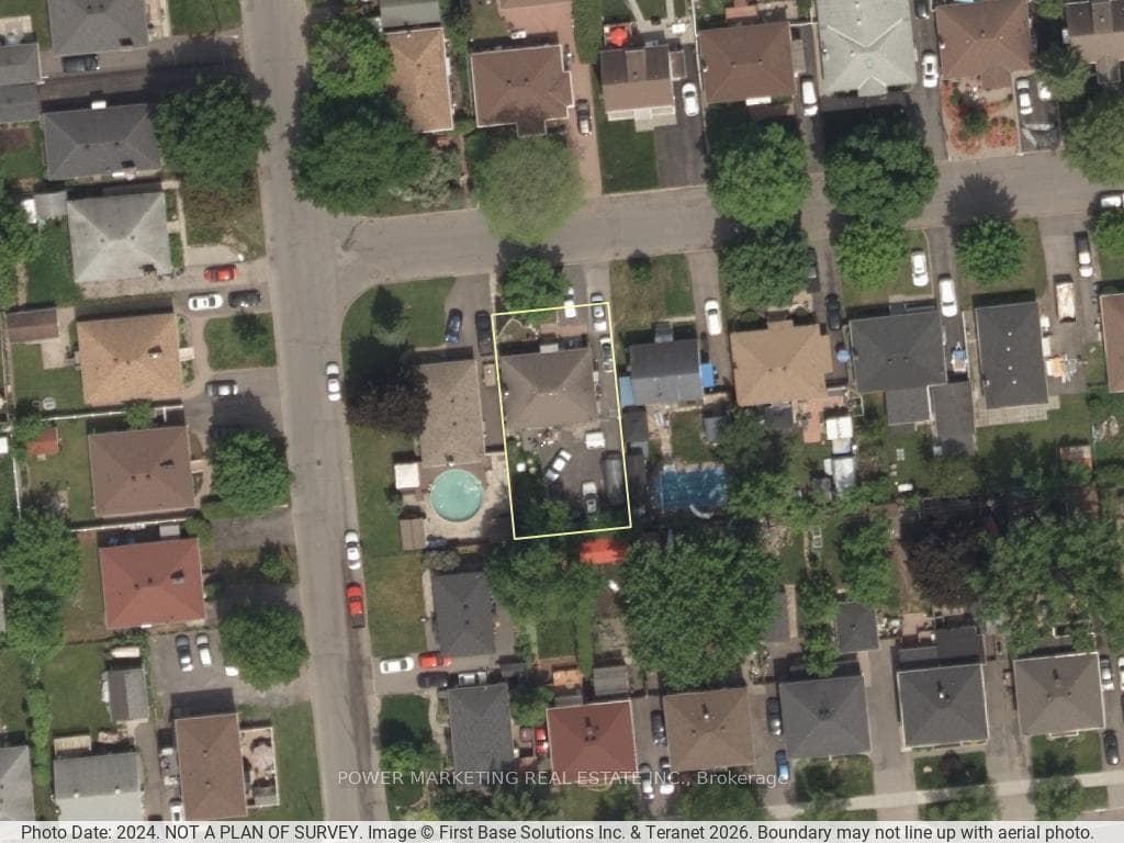 320 Fullerton Avenue, Overbrook - Castleheights and Area, ON K1K 1K3 - Photo 1