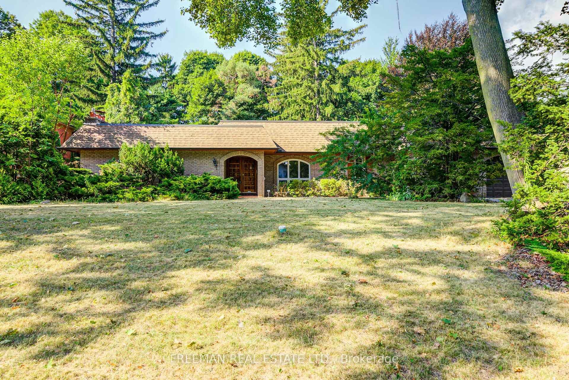 1528 Knareswood Drive, Mississauga, ON L5H 2M1 - Photo 1