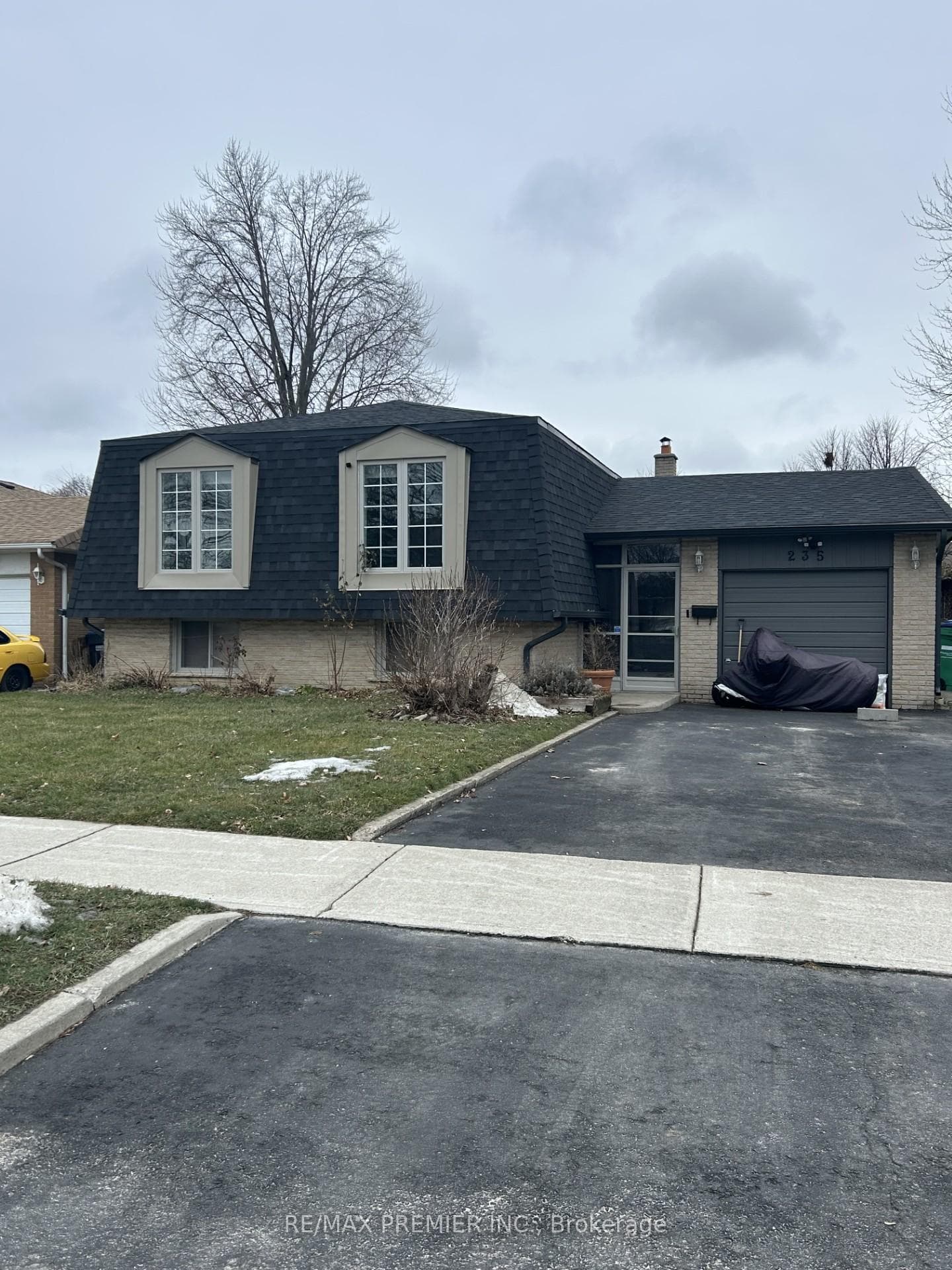 235 Louis Drive, Mississauga, ON L5B 1Z1 - Photo 1
