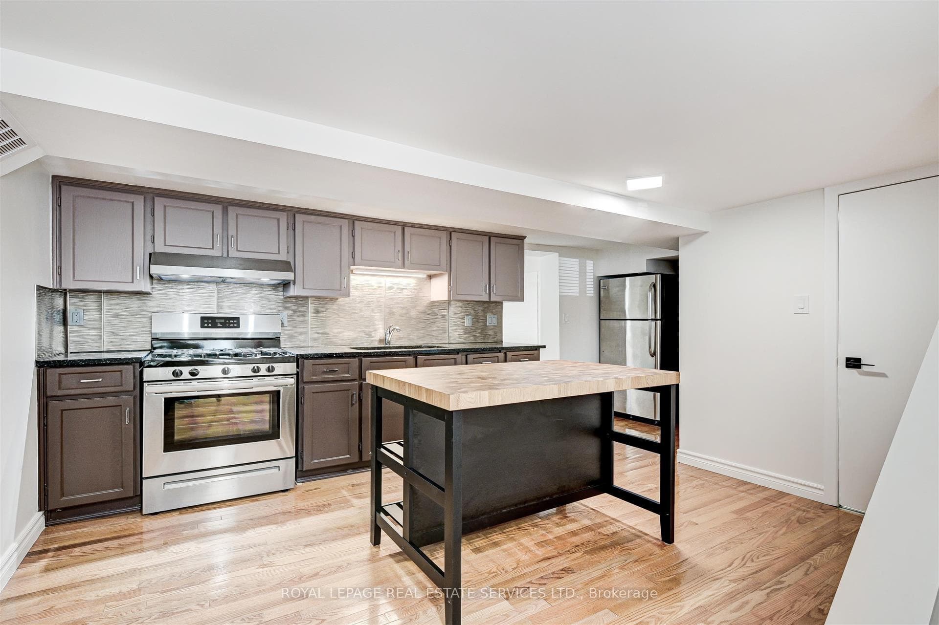 379 Parkside Drive Unit Lower, High Park / Junction / Roncesvalles, ON M6R 2Z6 - Photo 1
