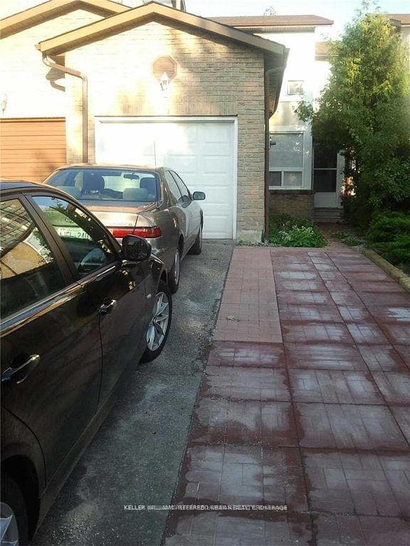 3 Robert Hicks Drive Unit Lower, Thornhill / Willowdale, ON M2R 3R1 - Photo 1