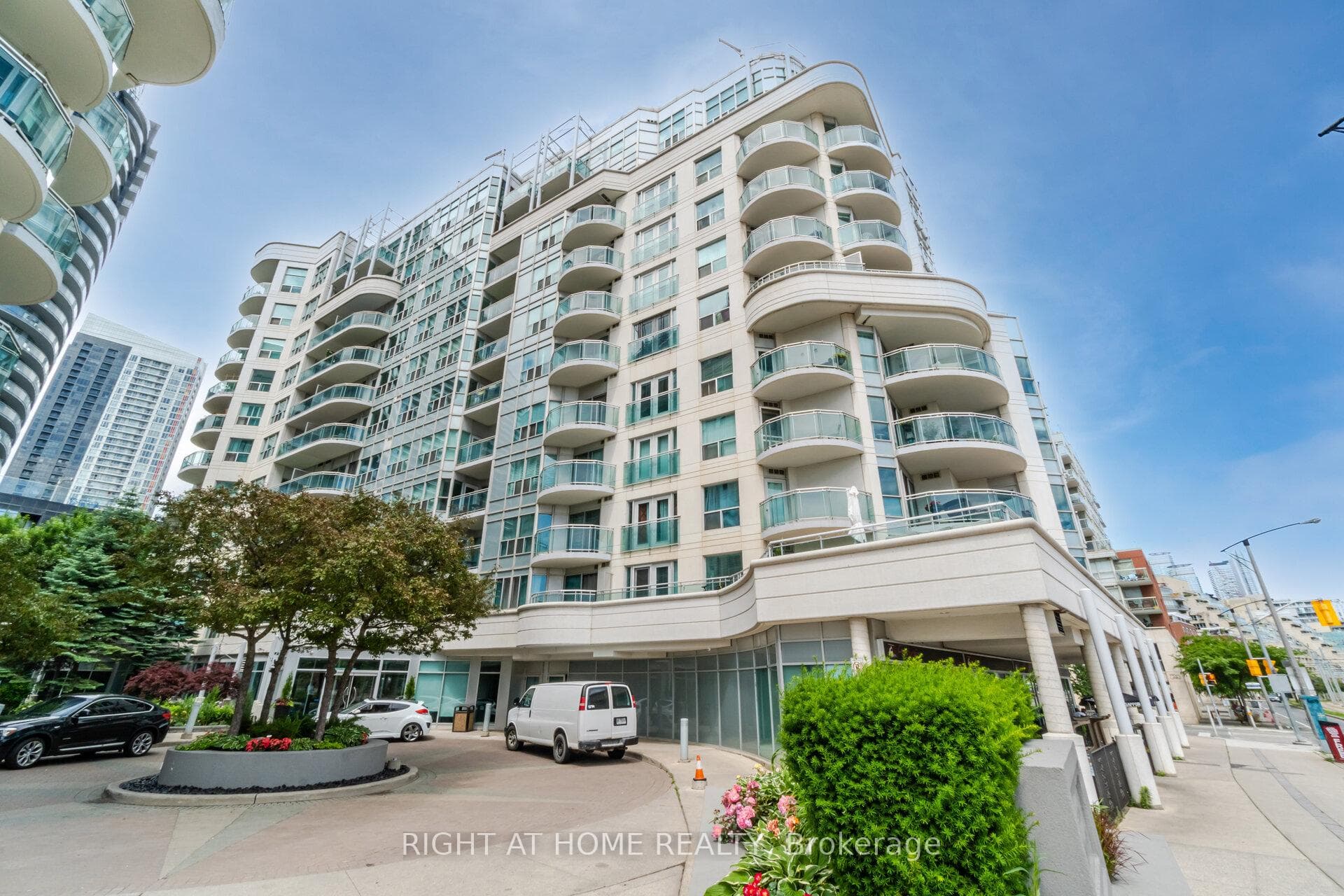 600 Queens Quay Unit 219, Downtown Toronto / Waterfront, ON M5V 3M3 - Photo 1