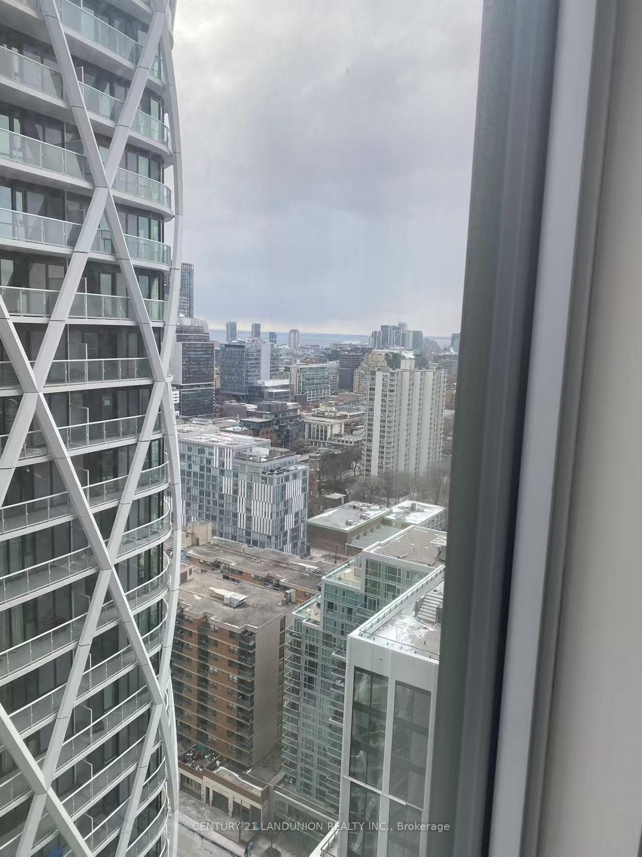 238 Simcoe Street Unit 2605, Toronto C01