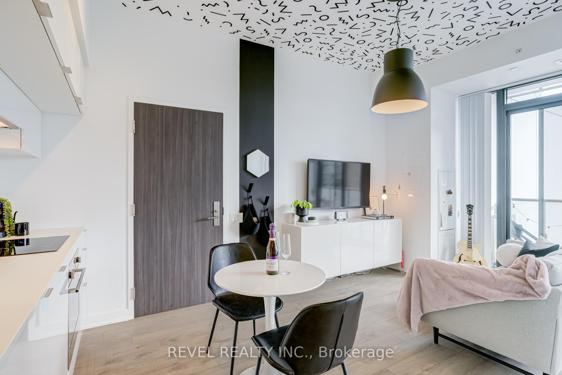 185 Roehampton Avenue Unit 609, Leaside / Davisville, ON M4P 0C6 - Photo 1