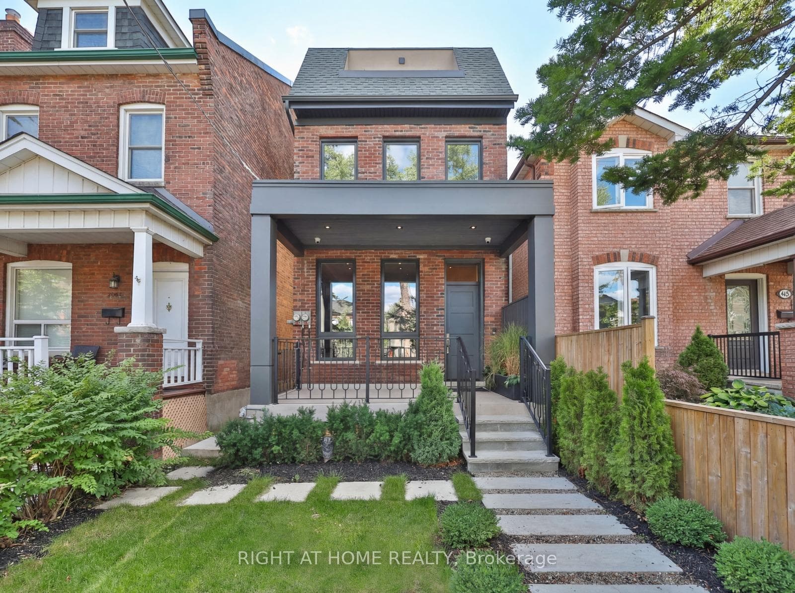 444 Roxton Road, Downtown Toronto / Waterfront, ON M6G 3R4 - Photo 1