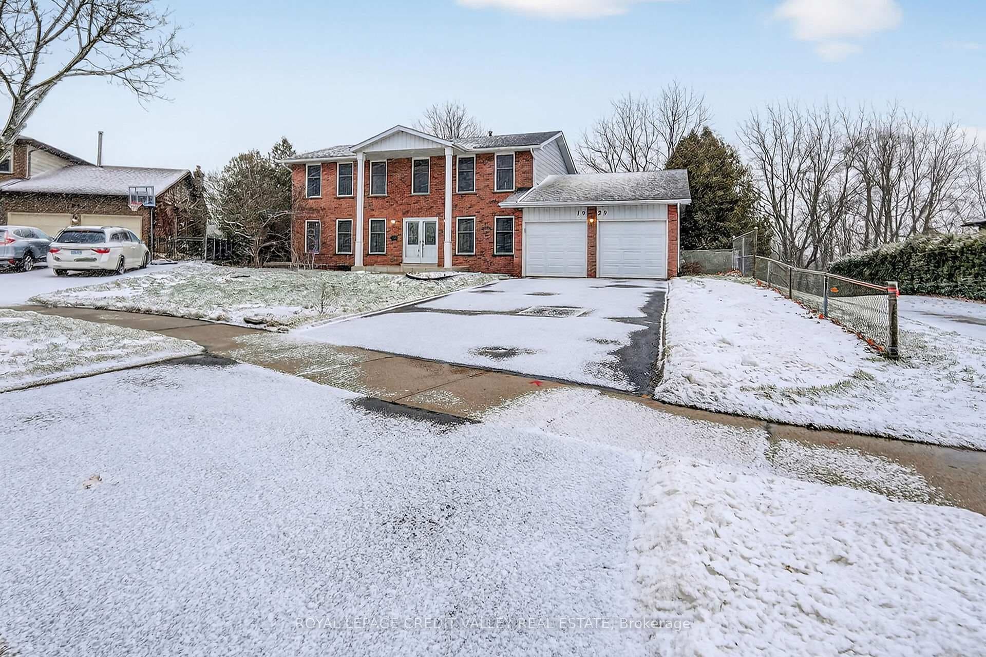 1929 Fieldgate Drive, Burlington, ON L7P 3H4 - Photo 1