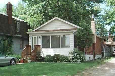 86 Ash Crescent, Toronto W06