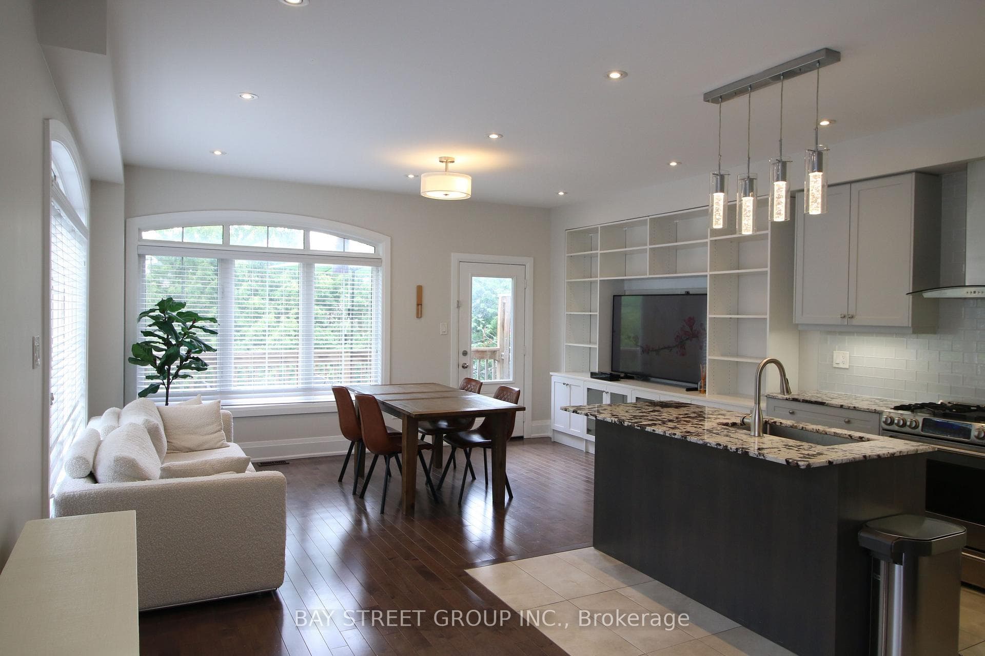 12 Sombrero Lane, Richmond Hill, ON L4C 6E5 - Photo 1