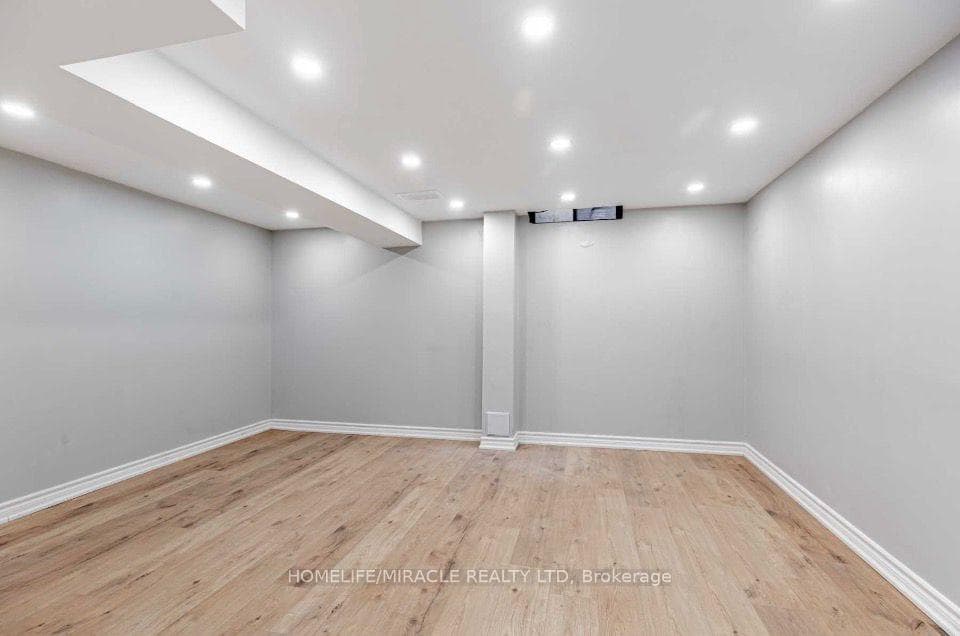 39 Wayford Crescent, Scarborough (Morningside / West Hill), ON M1B 3E3 - Photo 1