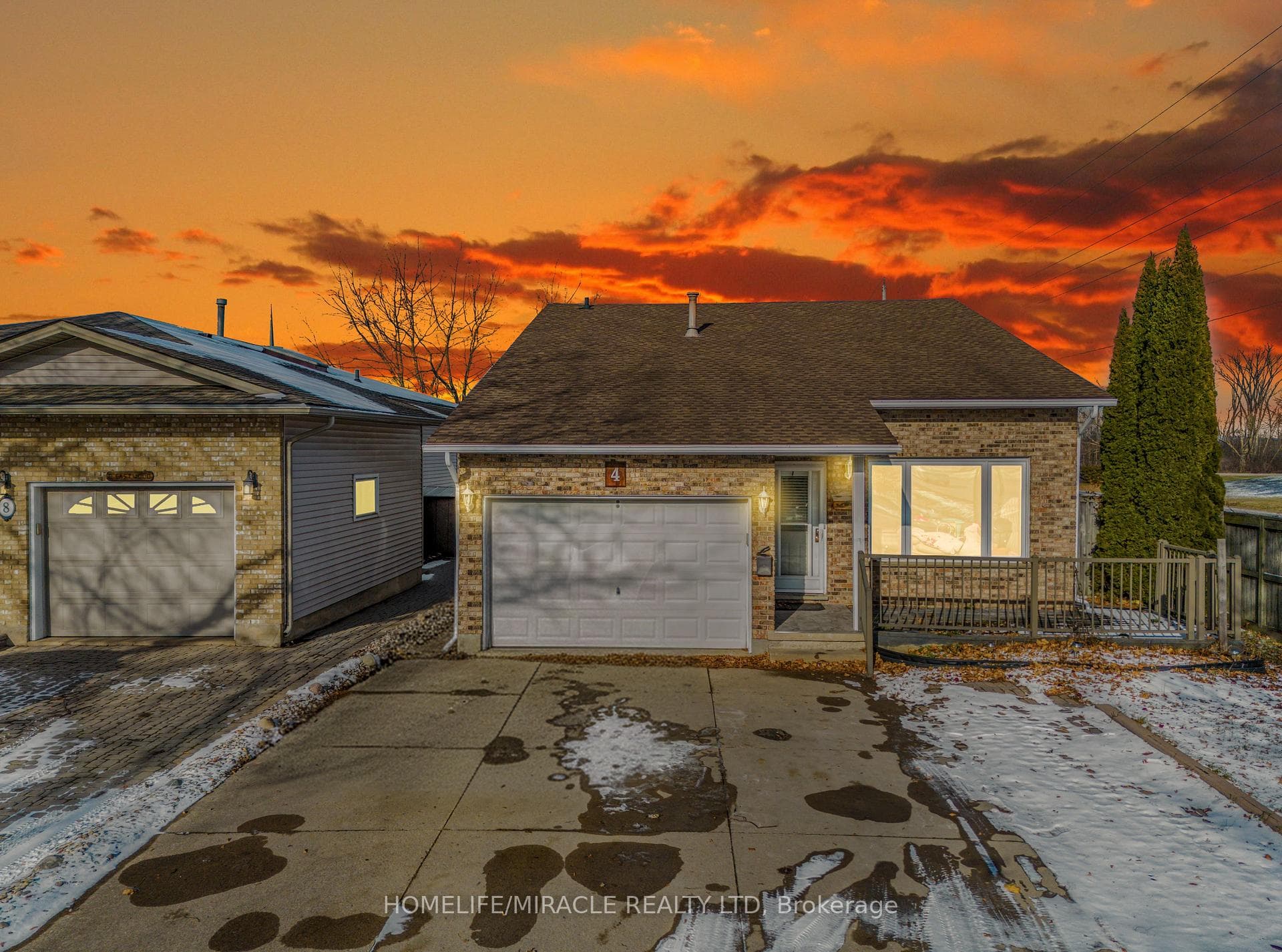 4 Eastwood Drive, Welland, ON L3C 6W3 - Photo 1
