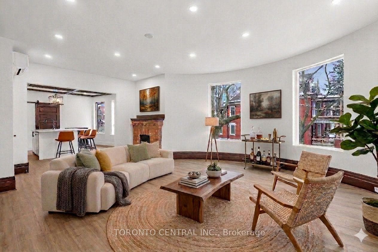 171 Parkside Drive Unit Second, High Park / Junction / Roncesvalles, ON M6R 2Y9 - Photo 1