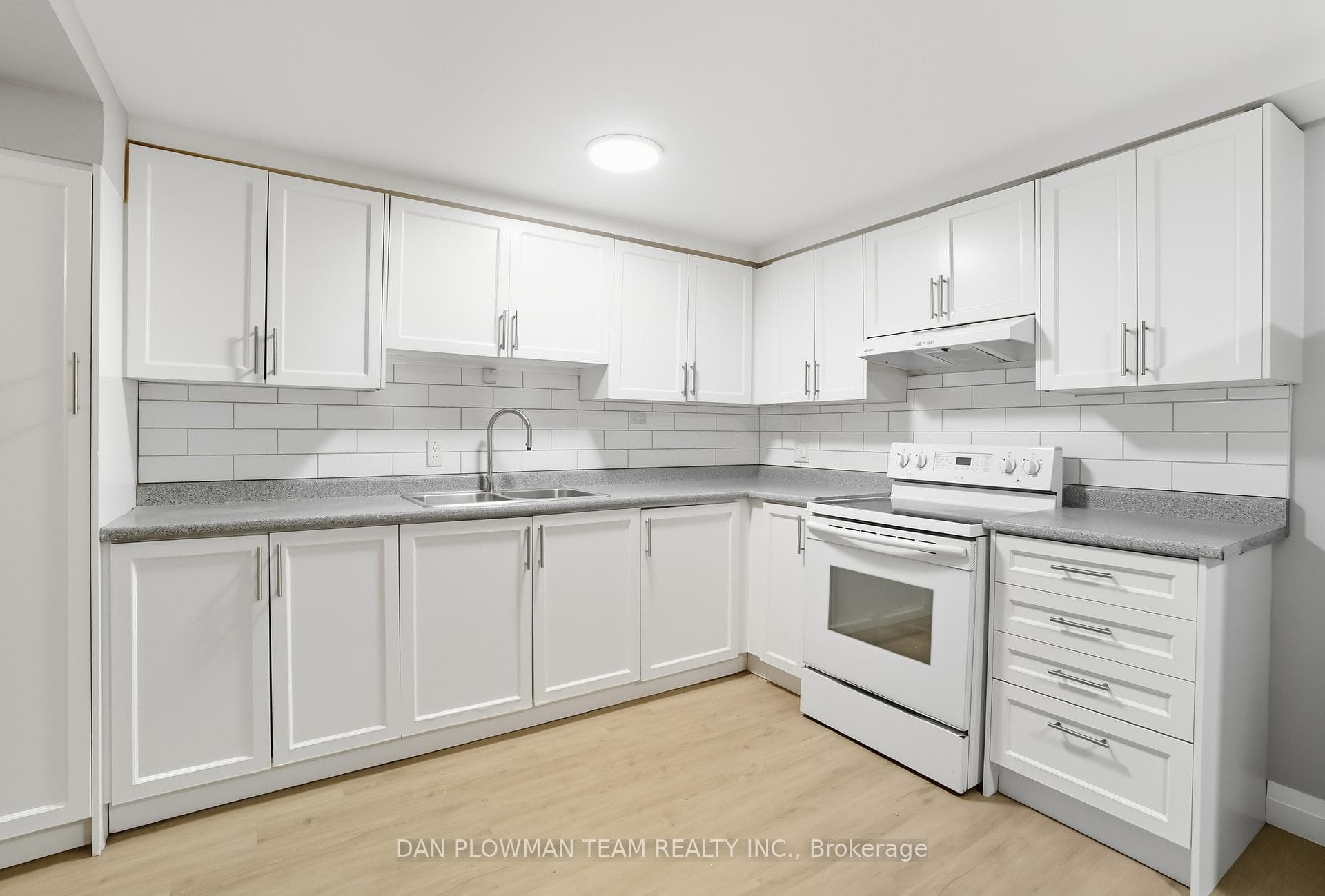 476 Albert Street, Oshawa, ON L1H 4S6 - Photo 1
