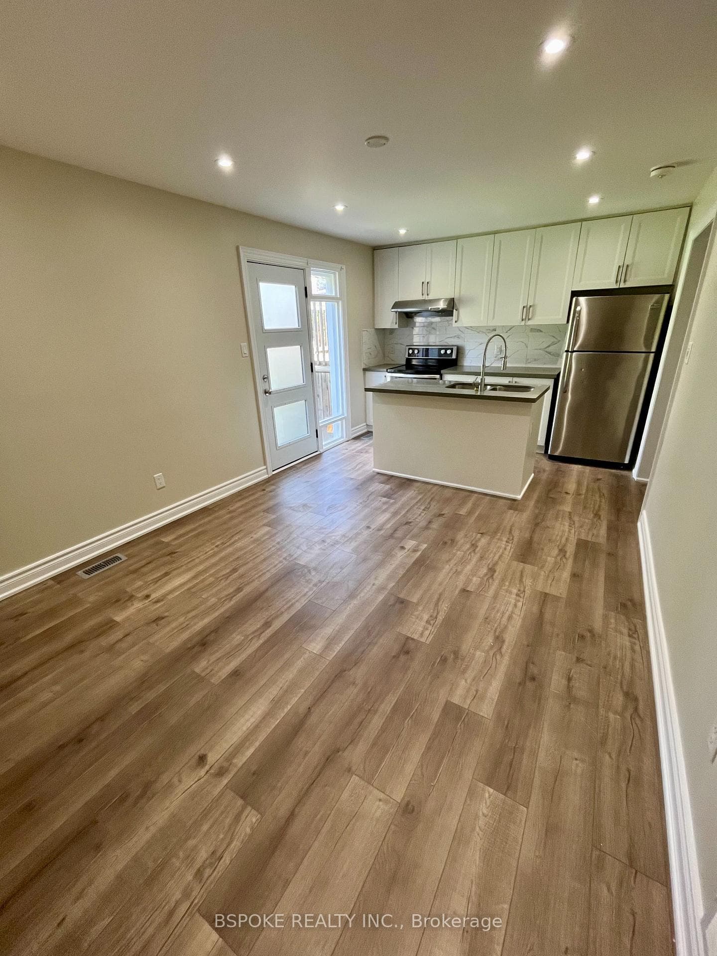 36 Spry Avenue Unit lower, Clarington