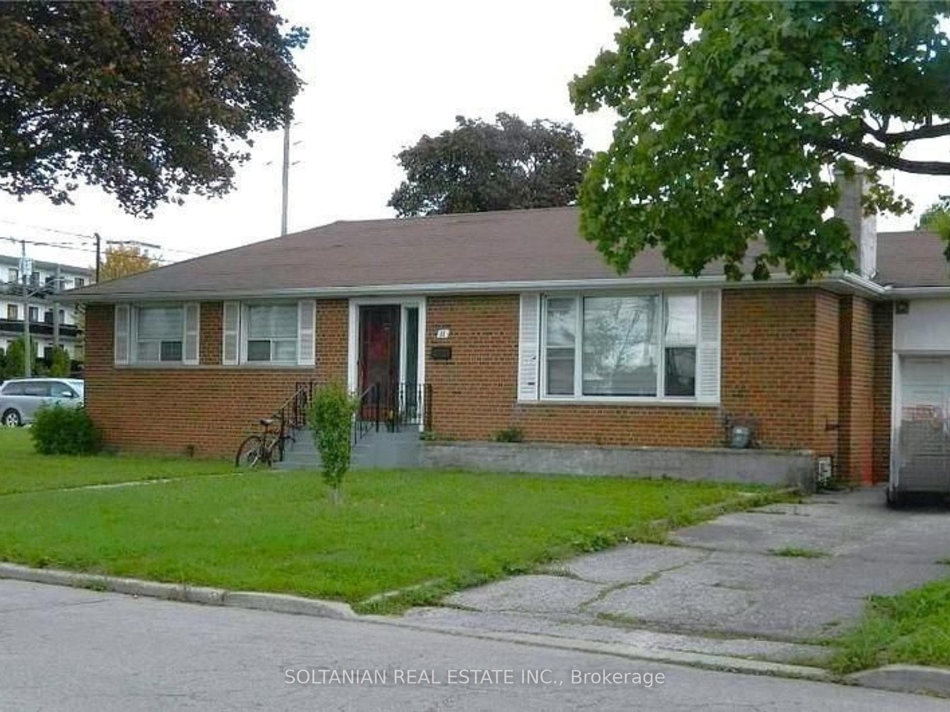 11 Muirkirk Road, Toronto C07