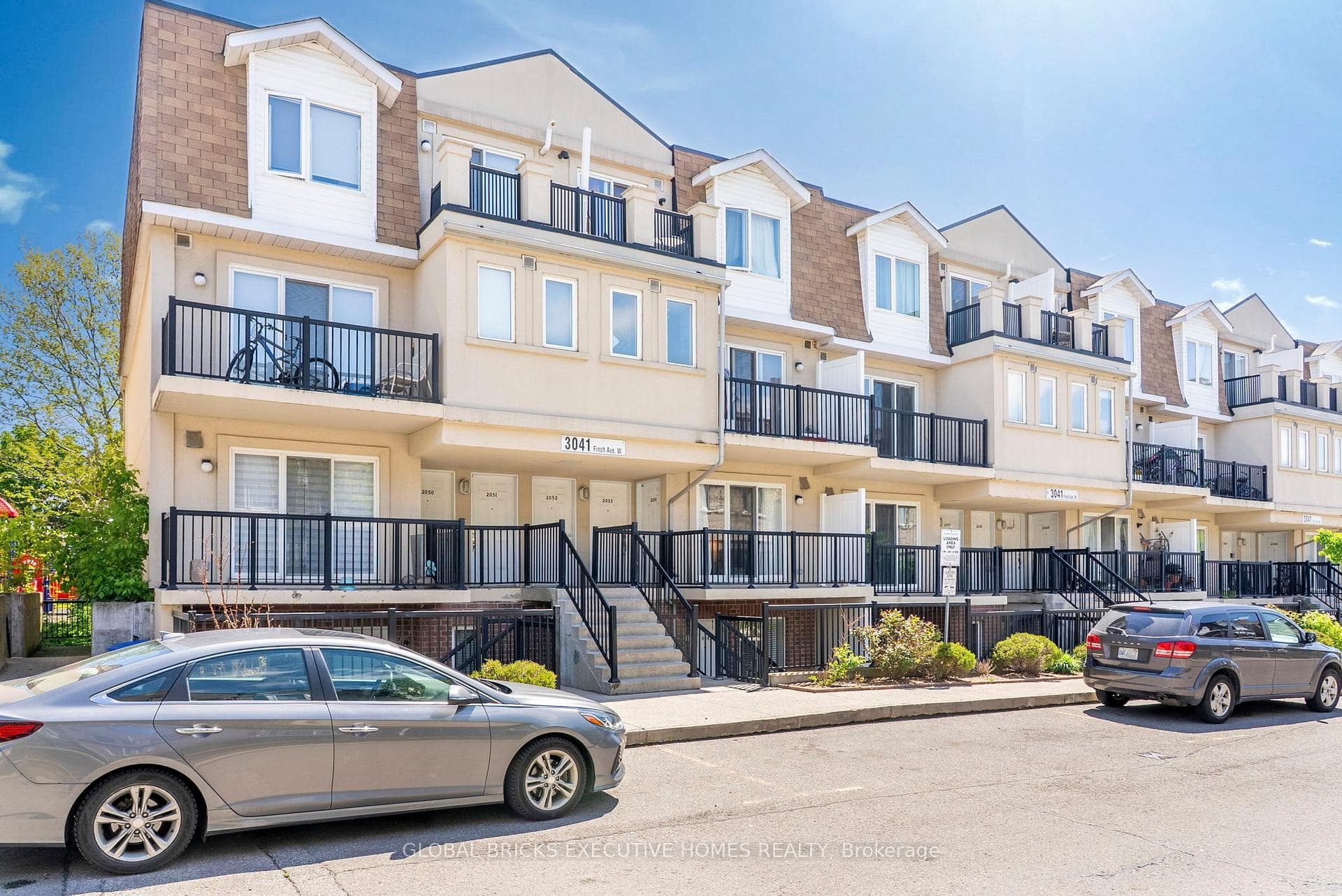 3041 Finch Avenue Unit 2054, Downsview / Black Creek, ON M9M 0A4 - Photo 1