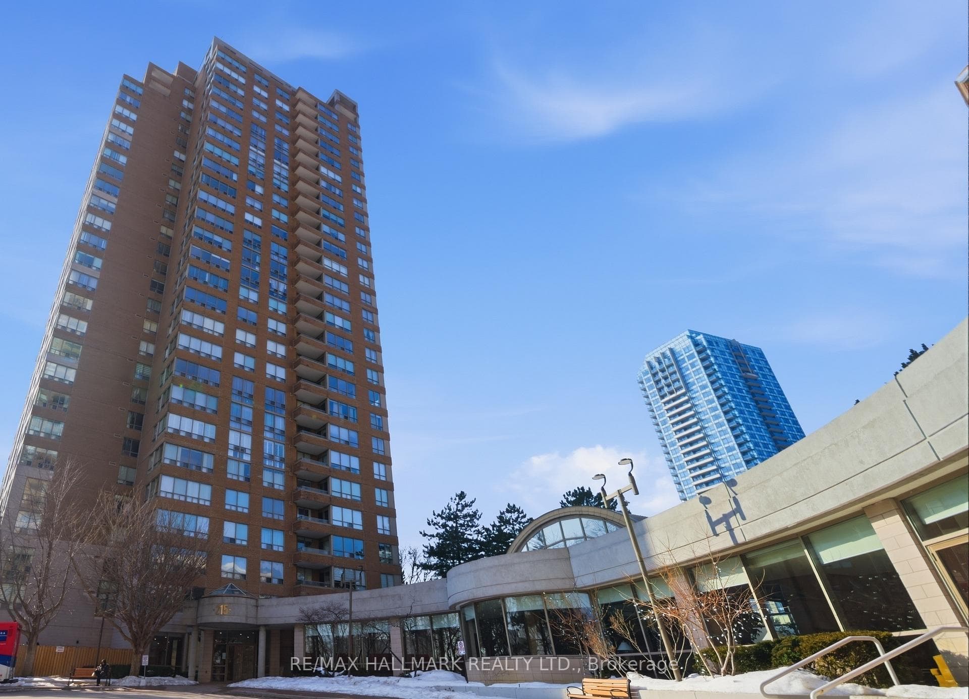 215 Wynford Drive Unit 2002, Flemingdon Park / Don Mills, ON M3C 3P5 - Photo 1