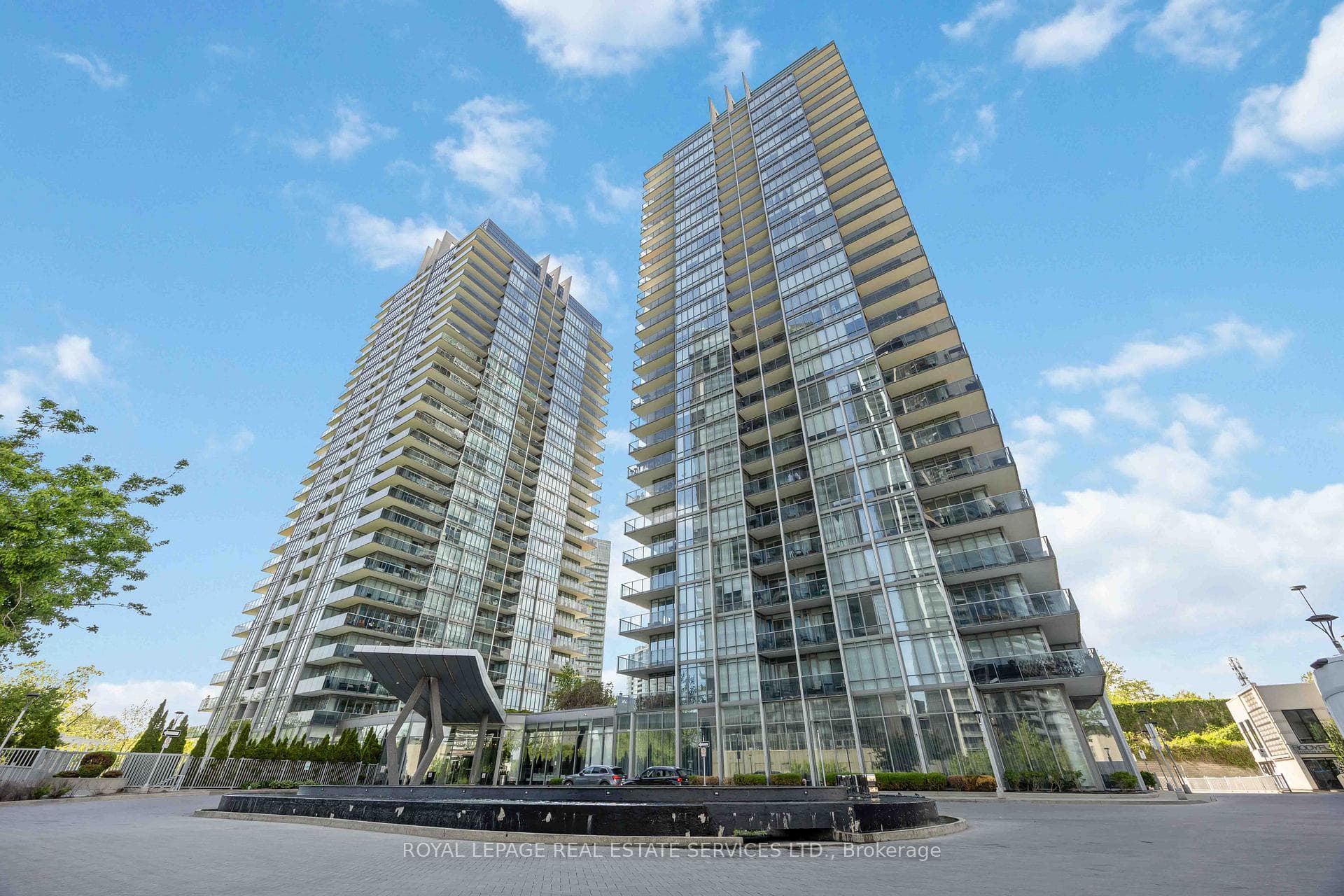 88 Park Lawn Road Unit 303, Liberty Village / Parkdale / South Parkdale, ON M8Y 0B5 - Photo 1