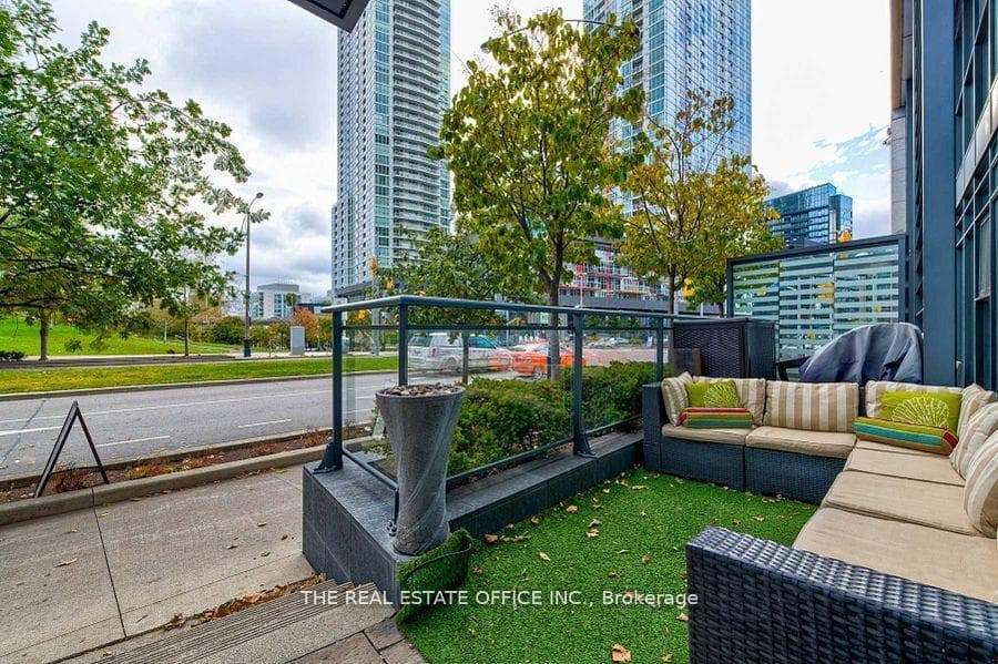 112 Fort York Boulevard Unit G9, Downtown Toronto / Waterfront, ON M5V 4A3 - Photo 1