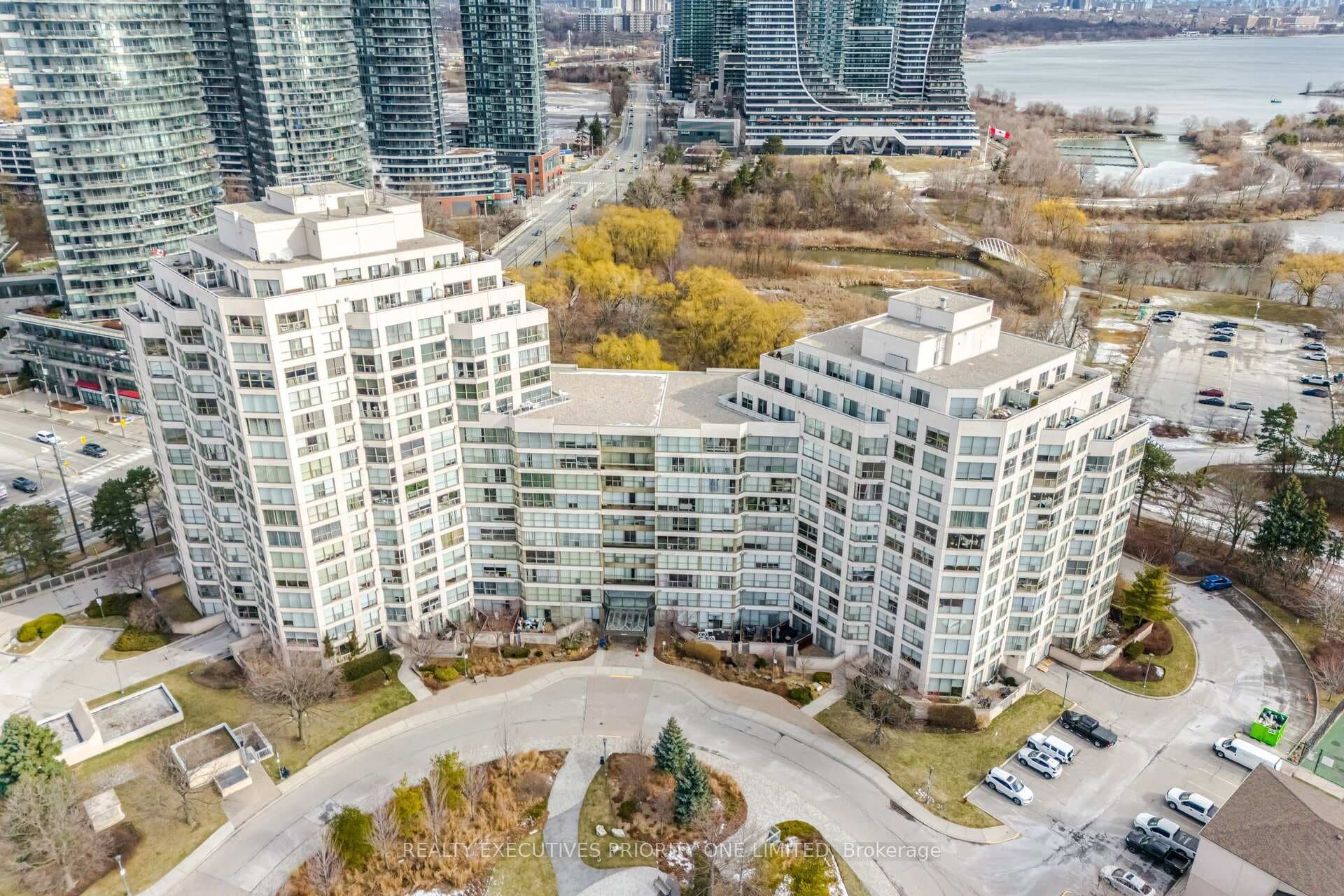2261 Lake Shore Boulevard Unit 110, Liberty Village / Parkdale / South Parkdale, ON M8V 3X1 - Photo 1