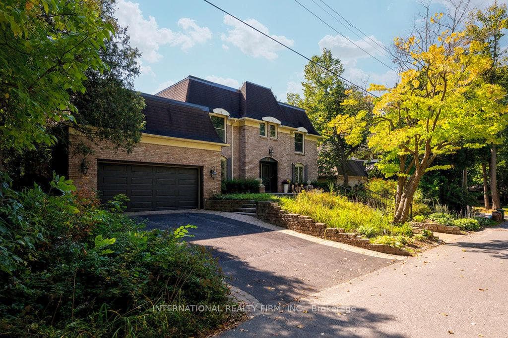 122 Willingdon Road, Rockcliffe Park