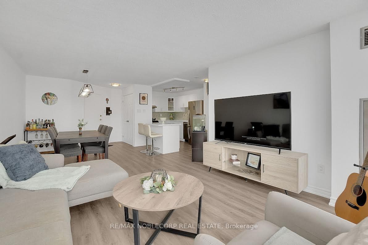 4205 Shipp Drive Unit 1902, Mississauga, ON L4Z 2Y8 - Photo 1