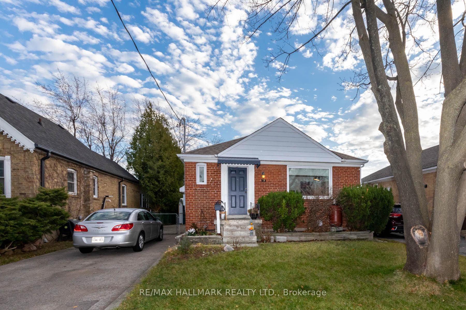 19 Guild Hall Drive Unit 2, Dorset Park / Kennedy Park, ON M1R 3Z7 - Photo 1