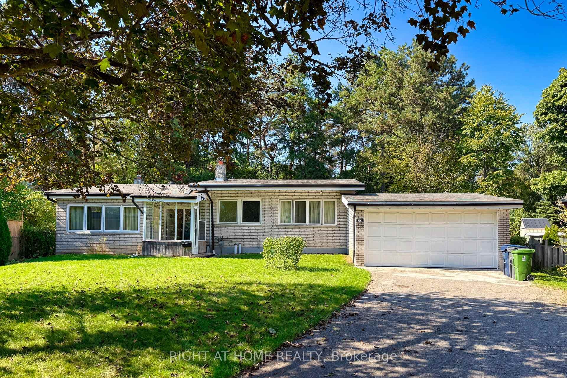 32 Donna Court, Willowdale / Newtonbrook, ON M2M 2C8 - Photo 1