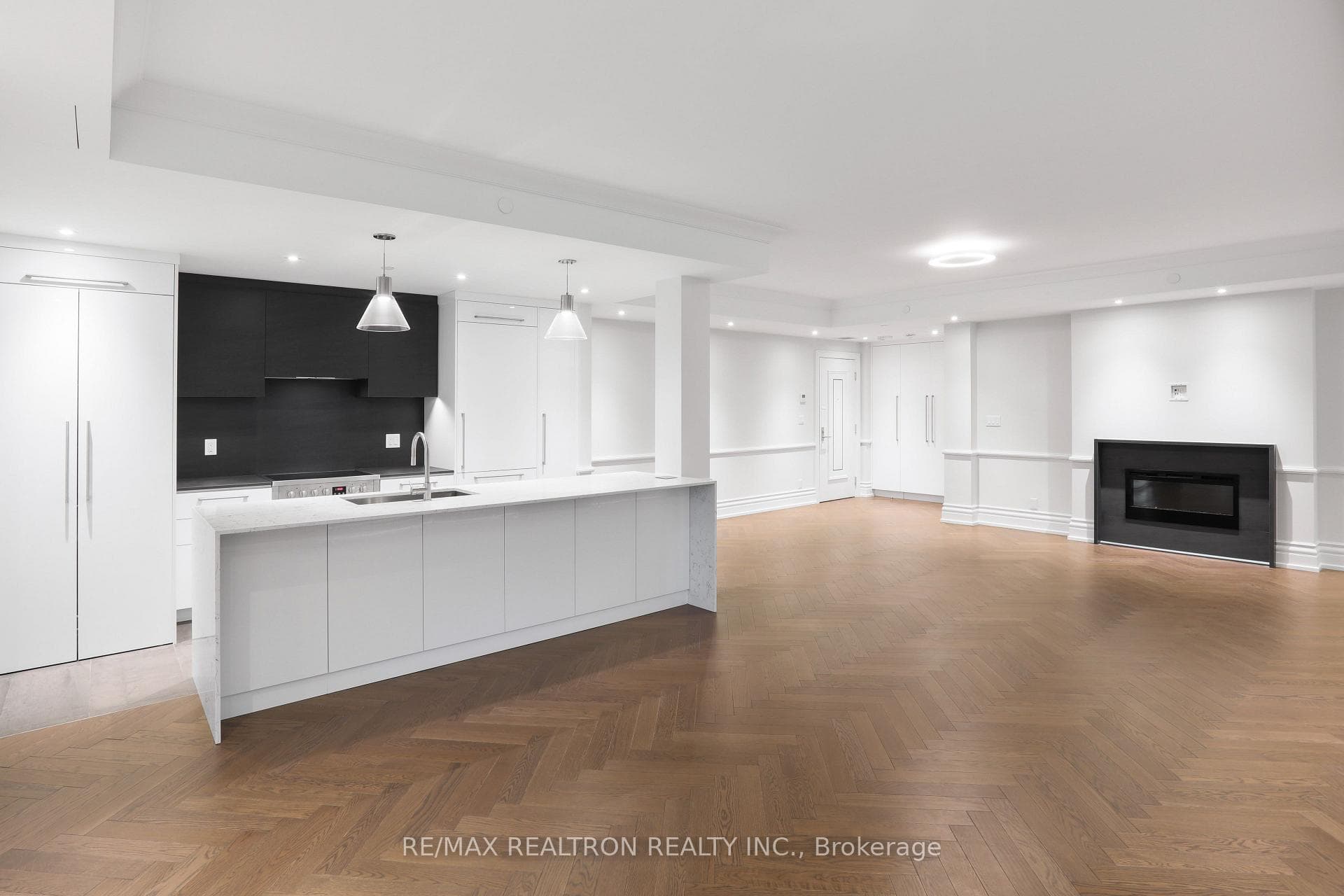 2 Clarendon Avenue Unit 208, Annex / Yorkville / Summerhill, ON M4V 1H9 - Photo 1