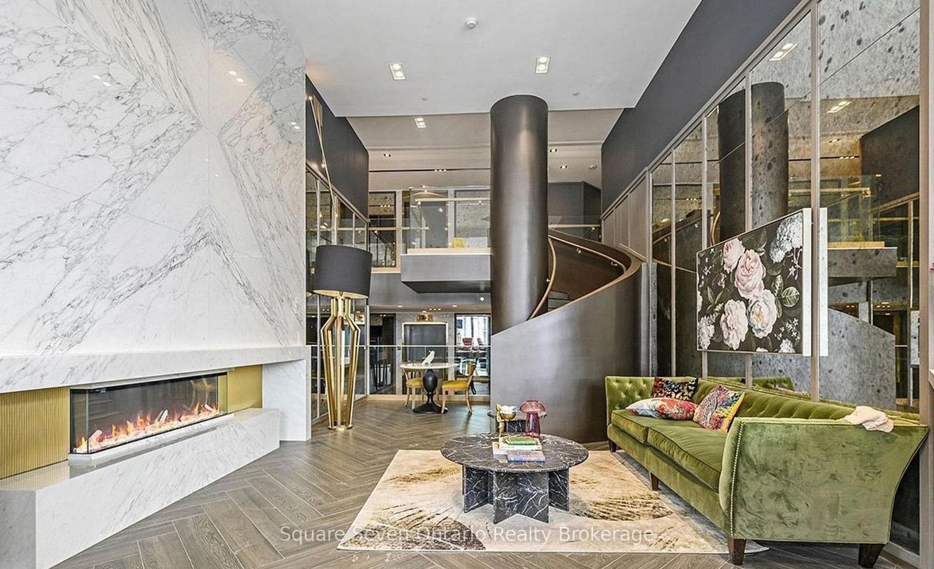 395 Dundas Street Unit 820, Oakville