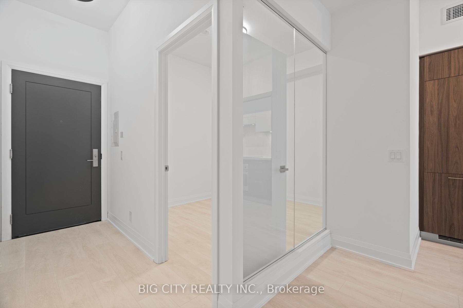 33 Frederick Todd Way Unit 603, Flemingdon Park / Don Mills, ON M4G 0C9 - Photo 1